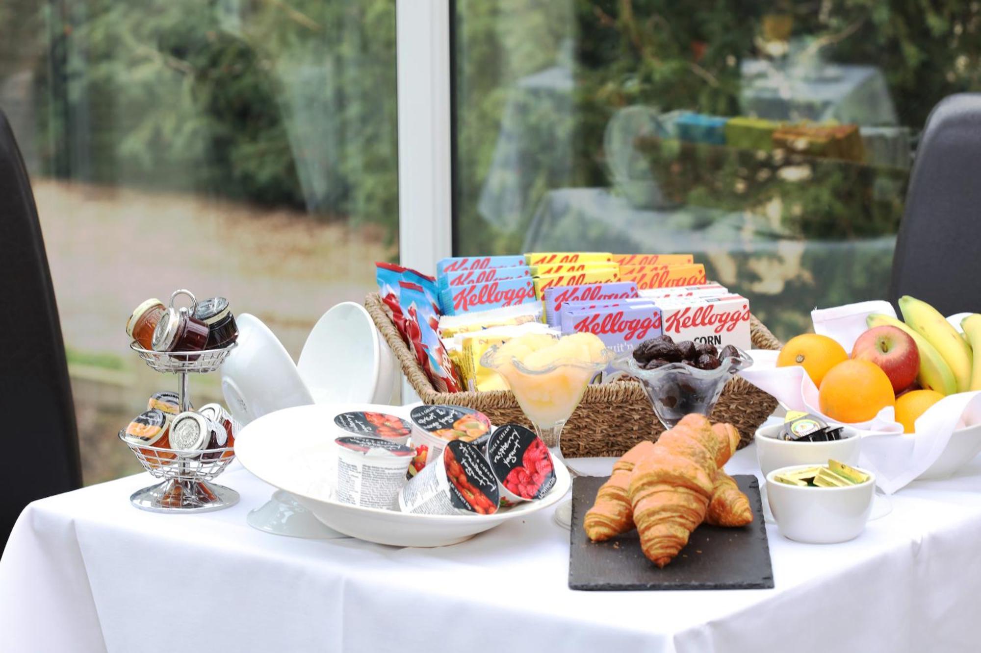 Best Western Claydon Hotel Екстер'єр фото