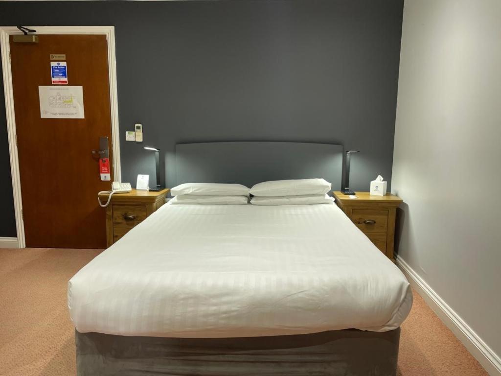 Best Western Claydon Hotel Екстер'єр фото