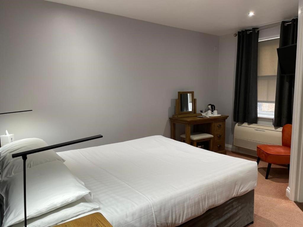 Best Western Claydon Hotel Екстер'єр фото