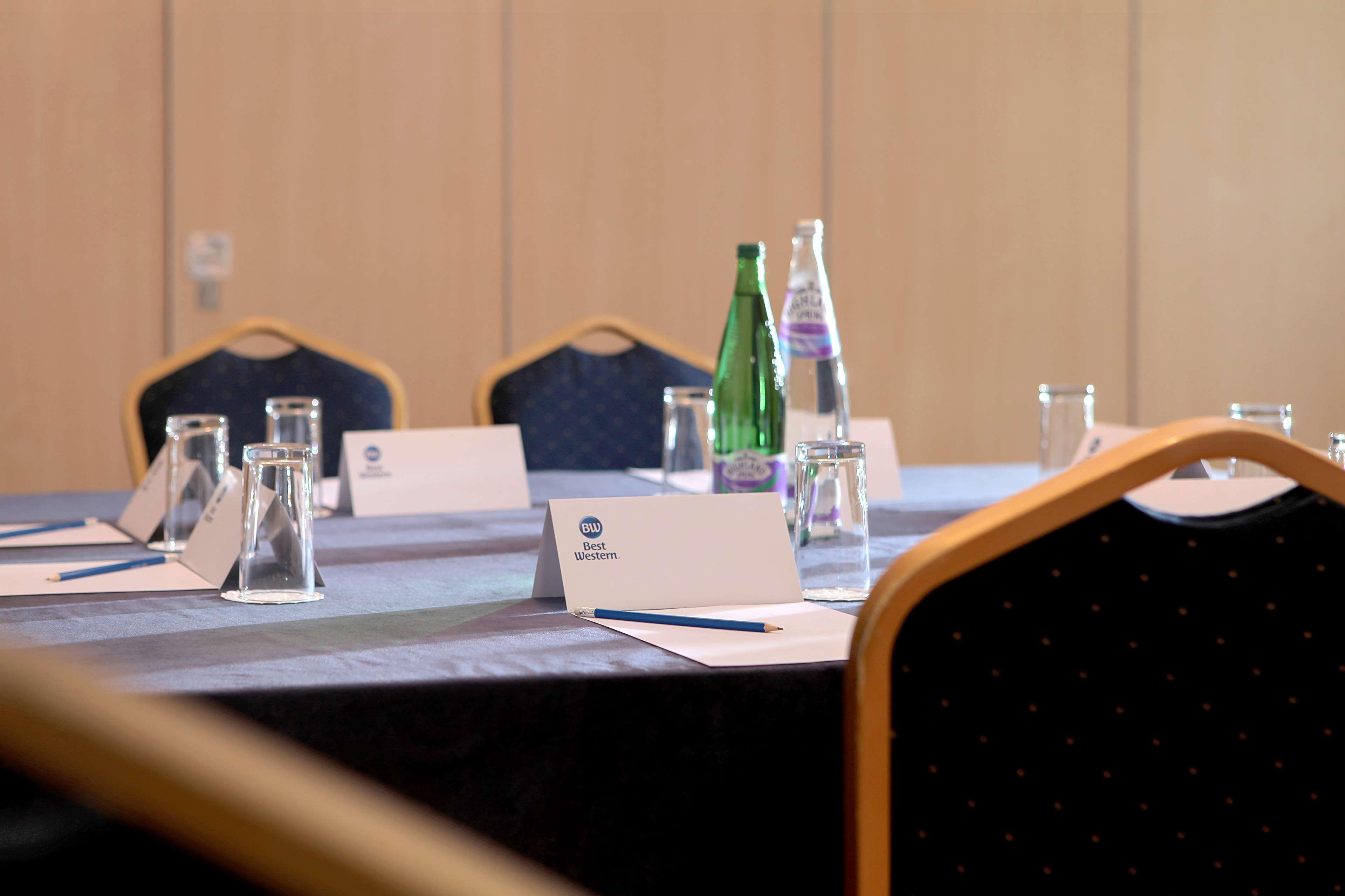 Best Western Claydon Hotel Екстер'єр фото